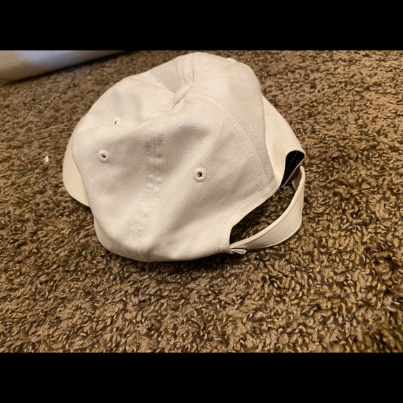 Hat - Picture 2 of 3